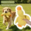 Jouet couineur en peluche canard jaune pour chiens, idéal pour le jeu en extérieur - Canard Compagnon (Bruyant) / Moyen (32x28cm) / Jaune