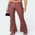 Stylische braune Kunstlederhose mit hoher Taille und Schlag für einen lässigen Look - 3XL / Unterteile / Dunkelbraun