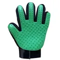 Guanto verde in silicone per la toelettatura e la rimozione del pelo di cani e gatti - Left Hand Glove / Verde