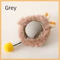 Interactieve grijze pluchen kattenbal met konijnenoren en een gele pompon teaser - Pluche Stijl / Grijs