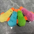 Lot de 4 jouets en peluche canard pour animaux en jaune, bleu, vert et rose avec pouic. - Bleu