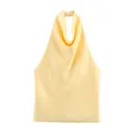 Λεπτομέρεια της κομψής ντραπέ λαιμόκοψης και του κολάρου αυτού του κίτρινου σατέν τοπ. - XS / Tops / Κίτρινο