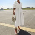Elegante witte midi-trenchcoat met lange mouwen en riem voor dames - S / Tops / Wit