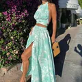 Chic turquoise toile de jouy printed two-piece set featuring a halter top and maxi skirt - S / Top And Bottom / Emerald Green