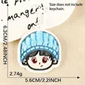 Niedlicher Anime Chibi Junge Plüsch-Stickerei Schlüsselanhänger mit genauen Maßangaben - Blaue Strickmütze Stil