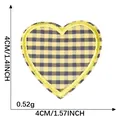 Toppa ricamata a forma di cuore a scacchi gialla e blu, variante di misura 4 cm - A quadretti gialli e blu / Adesivo a Caldo