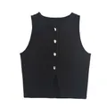Dettaglio di un gilet nero corto in maglia con quattro bottoni in metallo argento - Taglia S / Top / NERO