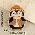 Écusson brodé de pingouin de dessin animé avec chapeau et écharpe orange pour vêtement - Style de Pingouin 8 (Chapeau Jaune Écharpe) / 1 Pièce