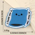 Blauwe kussenvormige geborduurde patch met slogan voor DIY tas en kleding decoratie - 6x6.5cm
