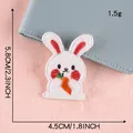 Écusson brodé de lapin de dessin animé mignon accessoire de vêtement avec support adhésif - Lapin Câlinant une Carotte Auto-adhésif (B2L-C-2-7)