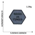 Parche hexagonal de mezclilla con bordado GOOD IS TIMES, tamaño 4,7x5,5 cm y peso 1,39 g - Parche Bordado Hexagonal (GOOD IS TIMES) / 4.7cmx5.5cm / Azul Denim