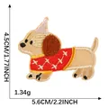 Parche bordado de perro salchicha, autoadhesivo para ropa y bricolaje, 5,6x4,5 cm - Teckel (Camisa Roja Sombrero Rojo)
