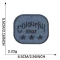 Parche bordado de mezclilla azul con texto Colourful Star y tres estrellas decorativas - Azul Denim Ovalado (Colourful star) / 6.5x5.5cm