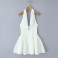 Élégante robe mini dos nu blanche de style français avec de superbes détails plissés - S / Robes / Blanc pur
