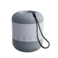 Minimalistische tragbare grau-weiße Haustier-Wasserflasche für Hunde mit Tragegurt - Silikon-Typ / 250ml Größe / Meersalzgau