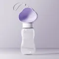 Tragbare violette Trinkflasche für Haustiere mit integriertem Napf und Trageschlaufe - Wolkenstil / 600ml / Lila
