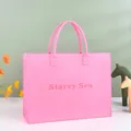 Detaillierte Ansicht der rosa Filz-Einkaufstasche mit Starry Sea Aufdruck - 40x30x15cm / Rosa