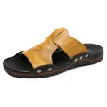 Classici sandali in pelle marrone da uomo con suola antiscivolo e borchie alla moda - 38 / Marrone giallastro
