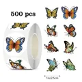 Pegatinas de mariposas coloridas de 1 pulgada para decoración de cajas y etiquetas de PVC - Estilo Mariposa C670 (C670) / 500 Piezas/Paquete