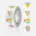 Rouleau de 500 autocollants de récompense pour enfants avec messages d'encouragement - Style Récompense De Dessin Animé (C500) / 500 Pièces/Paquet