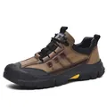Duurzame bruine leren wandelschoenen voor heren met versterkte rubberen neuskap - 38 / Khaki