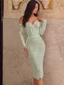 Elegante abito da sera in pizzo verde chiaro a spalle scoperte con talle a corsetto chic - XS / Vestiti / Verde smeraldo