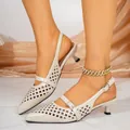 Elegante beige Hohlspitz-Sandalen mit Pfennigabsatz und verstellbarem Slingback-Riemen - 36 / Beige
