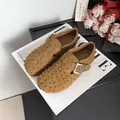 Sabots en daim marron à clous pour femmes avec une grande boucle argentée élégante - 34 / Doublure Simple / Marron