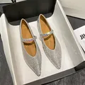 Elegante silberne Mary Jane Ballerinas mit Strasssteinen und Schmuckriemen - 34 / Silber
