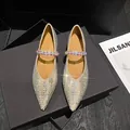 Elegante silberne Mary Jane Ballerinas mit Strasssteinen und Schmuckriemen Design - 34 / Gold