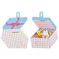 Dettaglio del biglietto d'auguri pop-up 3D a forma di scatola regalo con simpatico coniglio - Stile a Quadri Rosa Blu (S966 B)