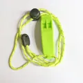 Sifflet d'urgence vert fluo haute fréquence avec cordon réfléchissant et arrêt de cordon - Avec Lanière / Vert Militaire