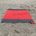 Tappetino da spiaggia impermeabile in poliestere 210T design patchwork rosso e nero - 140*200cm / Rosso e Grigio Contrasto