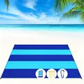 Tappetino da spiaggia impermeabile in poliestere 210T a strisce blu con picchetti - 140*200cm / Stile Bicolore a Cinque Segmenti