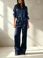 Elegante conjunto de dos piezas en satén azul marino con camisa de manga larga y pantalón ancho - XS / Top Y Pantalón / Azul Marino