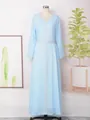 Robe longue bleu clair à manches longues avec broderies argentées et taille cintrée - S / Robes / Bleu