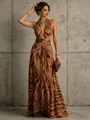 Elegante abito lungo stile vacanza francese con scollo all'americana e zebrato - Taglia S / Vestiti / Colore caramello