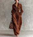 Elegante bruine lange jurk in Franse stijl met ritskraag en elastische taille - XS / Dresses / koffiekleur