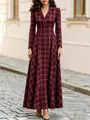 Elegante bordeauxrode geruite maxi-jurk met reverskraag en knoopsluiting aan de voorzijde - S / Dresses / Bordeauxrood