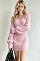 Elegantes rosa flauschiges V-Ausschnitt Langarm-Strickminikleid mit schmaler Passform - S / Kleider / Rosa