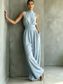 Elegante tuta smanicata con collo alto e gamba larga in una tonalità azzurro chiaro - Taglia S / Vestiti / Azzurro