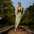 Conjunto casual de dos piezas verde salvia con falda con cinturón y botones - S / Top Y Pantalón / Verde claro