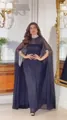 Eleganzes dunkelblaues Chiffon-Maxikleid mit Paillettenbesatz und Stehkragen - S / Kleider / Schwarz