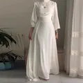 Elegantes weißes langärmeliges Maxikleid mit hohem Ausschnitt und betonter Taille - XS / Kleider / Weiß