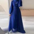 Elegantes königblaues Maxikleid mit langen Ärmeln und plissiertem Rock aus Chiffon - Blau