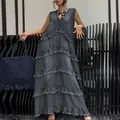 Abito lungo grigio scuro con scollo a V e dettagli sfrangiati per donne alla moda - XS / Vestiti / Grigio scuro
