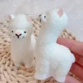 Adorable soft white alpaca squishy toy for stress relief and sensory fidget play - Simulated Alpaca