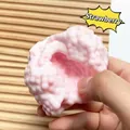 Balle anti-stress fraise rose texturée souple pour l'anxiété et la relaxation sensorielle - Rose Fraise / Rose
