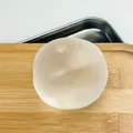 Jouet de décompression malléable rond et translucide à la texture d'huile de coco - Balle Fait Main / 6cm / Blanc