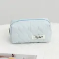 Neceser acolchado azul claro con diseño de corazones y etiqueta KingKiss elegante - S / Bolso Nube Corazón Azul